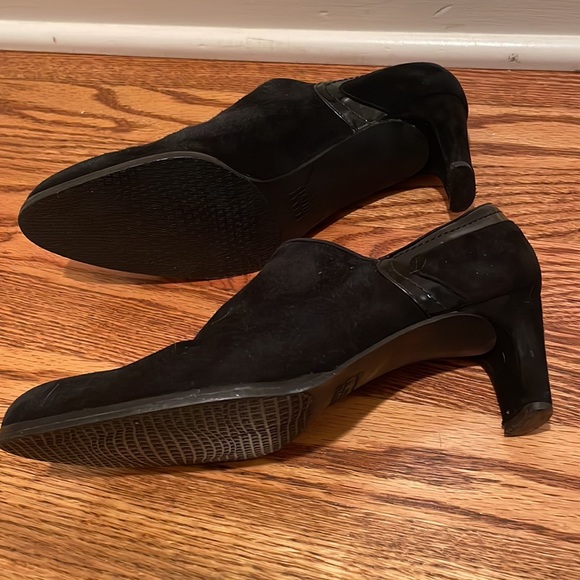 Stuart Weitzman Suede and patent leather black shoes - Picture 4 of 4